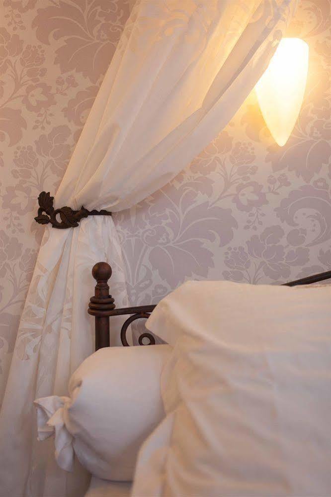 Bariseele B&B (Adults Only) บรูจส์ ภายนอก รูปภาพ